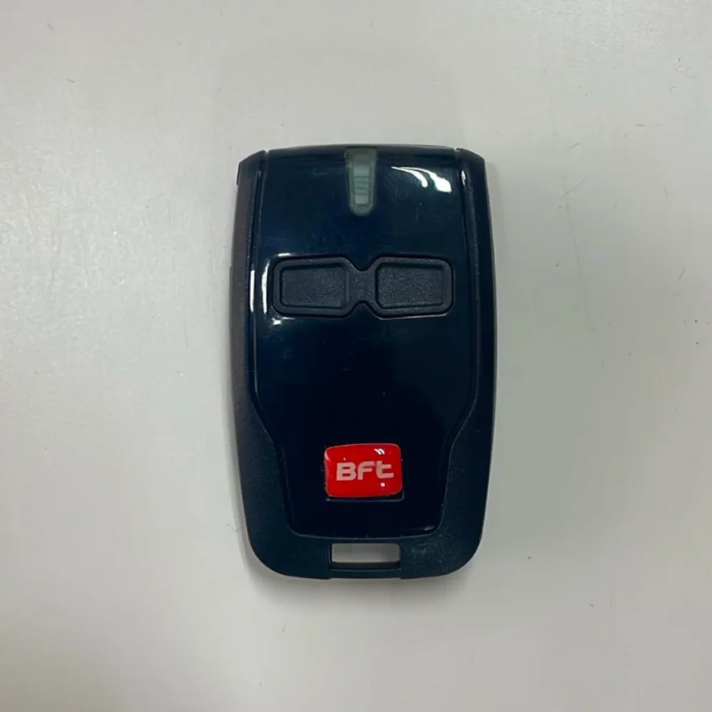 שלט רחוק BFT לשערים ומחסומים 2 לחצנים